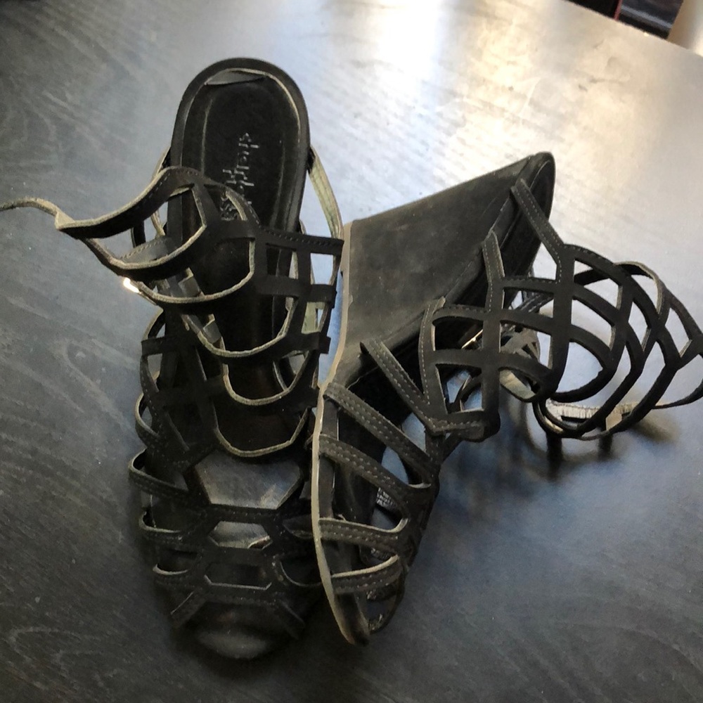 Black cage small platform